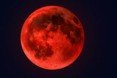 3 Mart'ta gökyüzü kırmızıya bürünecek! Kanlı Ay geliyor