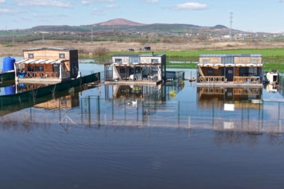 Bursa'da bungalovlar, göl evi oldu