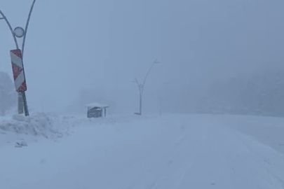 Uludağ'da dün gece yoğun kar yağdı, kar kalınlığı 163 santimetreye ulaştı