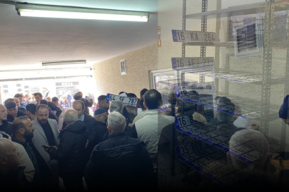 Bursa’da APP plaka izdihamı...Kuyruk sokaklara taştı