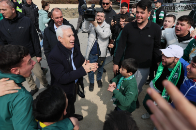 Başkan Bozbey, Bursaspor taraftarlarıyla şampiyonluk heyecanını paylaştı