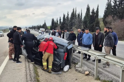 Bursa'da devrilen otomobildeki 5 kişi yaralandı