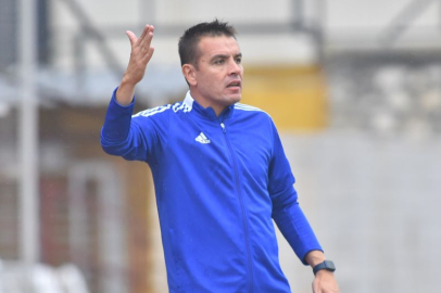 İnegölspor hocasıyla yolları ayırdı