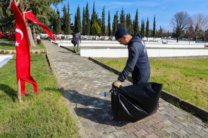 Bursa'da şehitlik ve mezarlıklar bayrama hazır