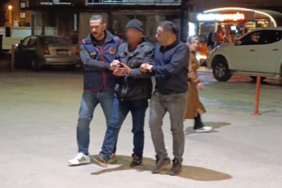 Ev hapsinden kaçtı, dolmuşta JASAT'a yakalandı!