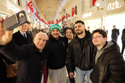 Başkan Bozbey çarşı esnafıyla bayramlaştı ​