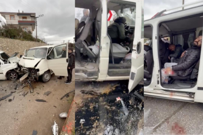 Bursa'da Arife Günü Feci Kaza: İki Otomobil Kafa Kafaya Çarpıştı, 7 Yaralı!