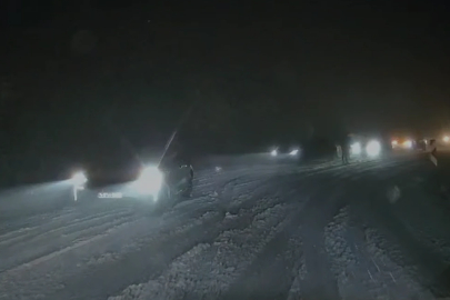 Bursa'da kar yağışı nedeniyle karayolu kapandı