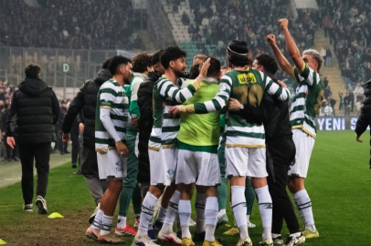 Bursaspor'dan şampiyonluk yarışında kritik galibiyet