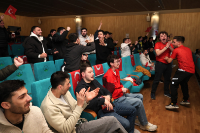 Milli Maç Heyecanı Osmangazi’de Dev Ekranda Yaşandı