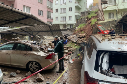 Bursa'da yağışla istinat duvarı çöktü
