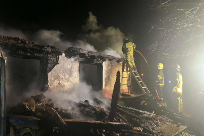 Bursa'da 2 katlı ev alevlere teslim oldu