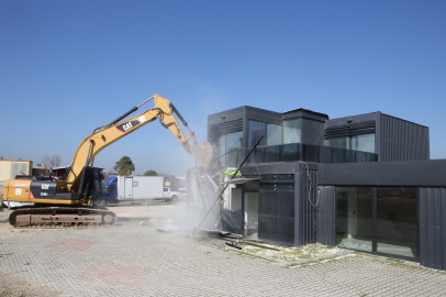 Nilüfer’de kaçak yapılar yıkıldı