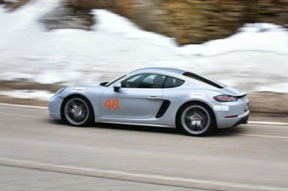 Otomobil tutkunları Uludağ'da buluştu