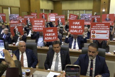 Bursa Büyükşehir Belediye Meclisi'nde Bozbey Eylemi