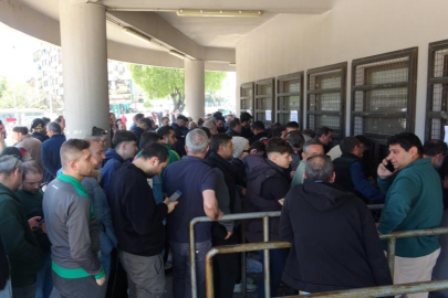 Bursaspor kombinelerine büyük ilgi, taraftar saatlerce kuyrukta bekledi