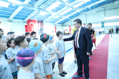 Osmangazi Belediyesi’nden 23 Nisan’a Özel Yüzme Şenliği