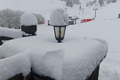 Nisan sonunda Uludağ’da kış geri döndü
