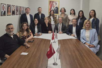 BHİD'de bayrak değişimi