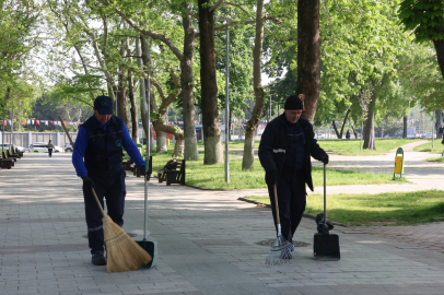 Osmangazi Belediyesi’nden Parklara Günlük Bakım Dokunuşu