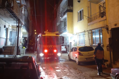Bursa'da korkutan yangın: Daire kullanılamaz hale geldi