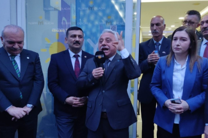 Bursa siyasetinin tanınan ismi eczacı Ayhan Özbek hayatını kaybetti